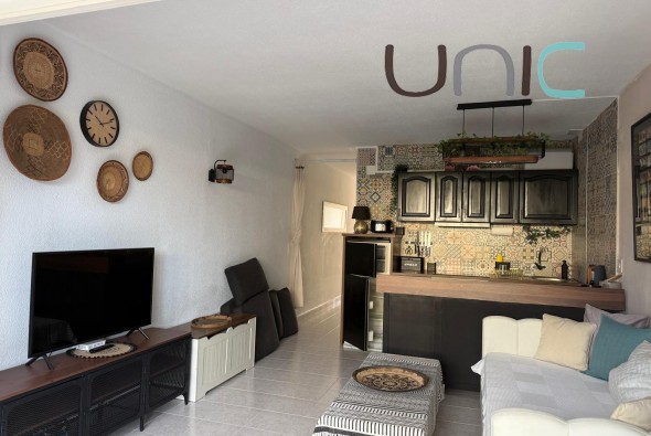 Apartamento - Alquiler a largo plazo - Albir - Albir