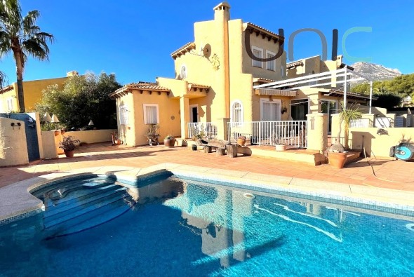 Chalet independiente - Venta - La Nucia - La Nucia