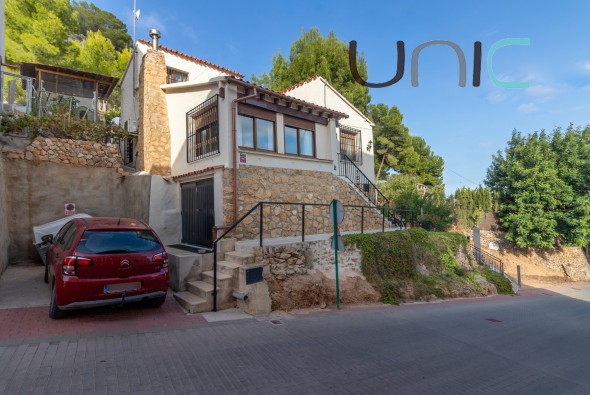 Detached Villa · Sale · Chirles · Chirles