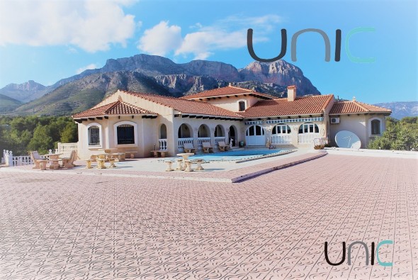 Villa · Venta · La Nucia · La Nucia