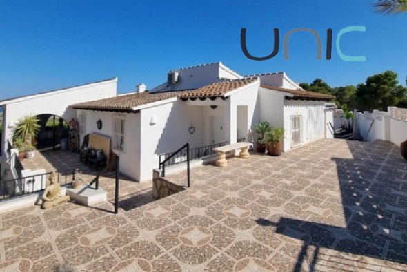 Villa - Verkoop - La Nucia - La Nucia