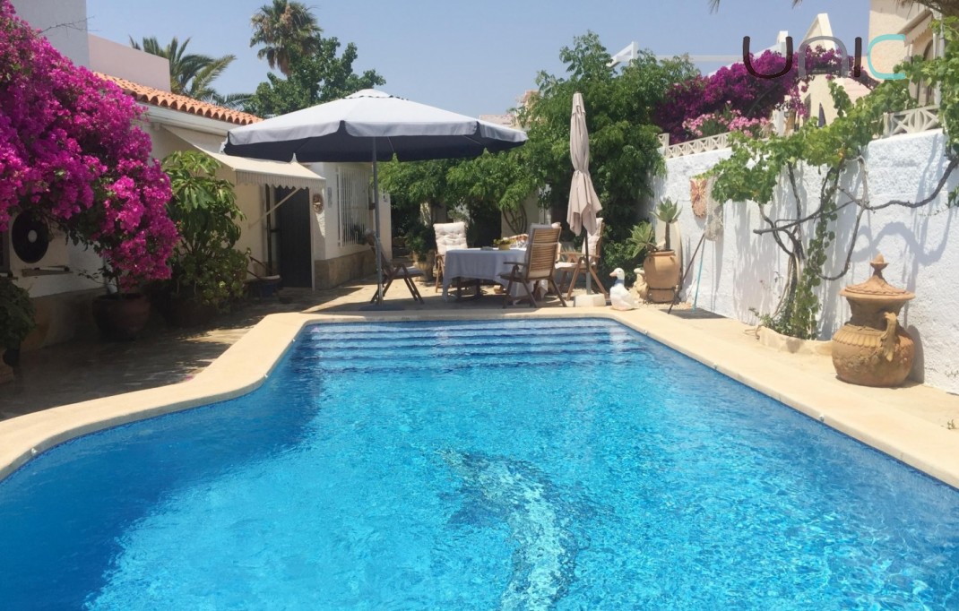 Resale - Villa - La Nucia