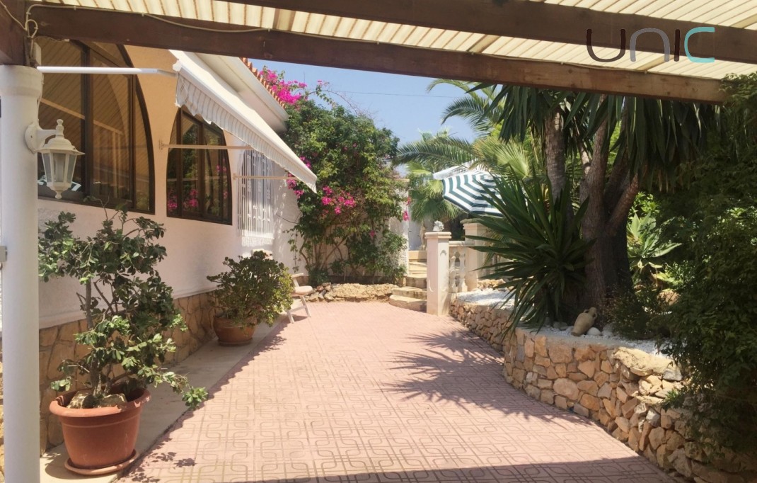 Resale - Villa - La Nucia