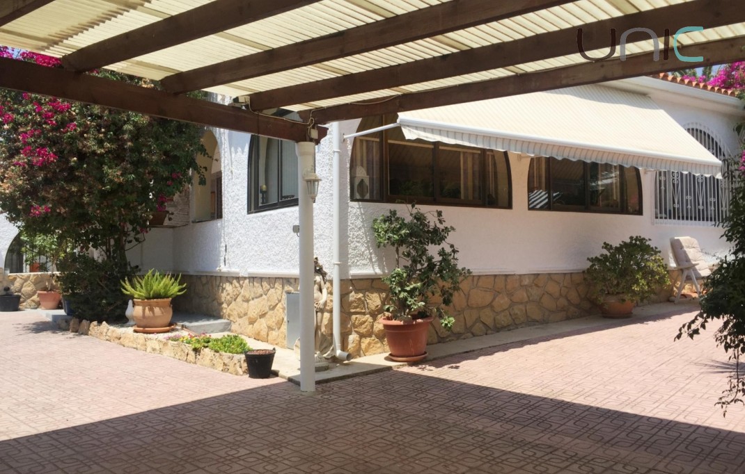 Resale - Villa - La Nucia