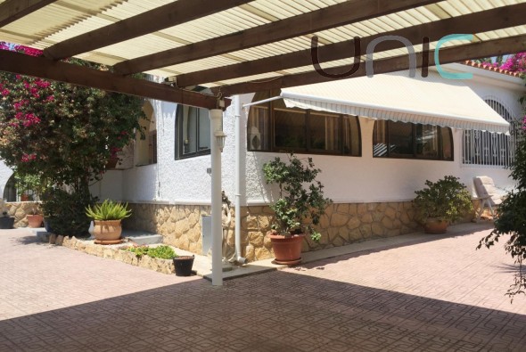 Resale - Villa - La Nucia