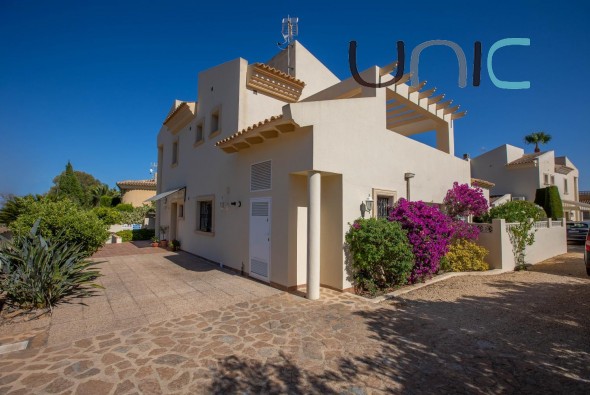 Sale - Detached Villa - La Nucia