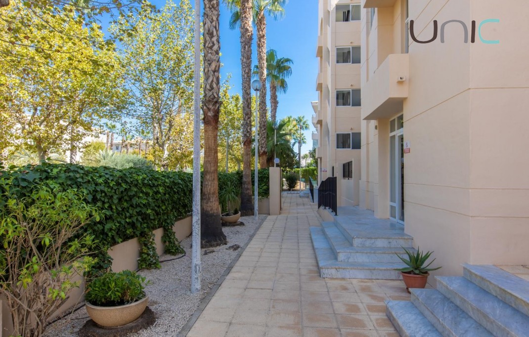 Resale - Appartement - Albir