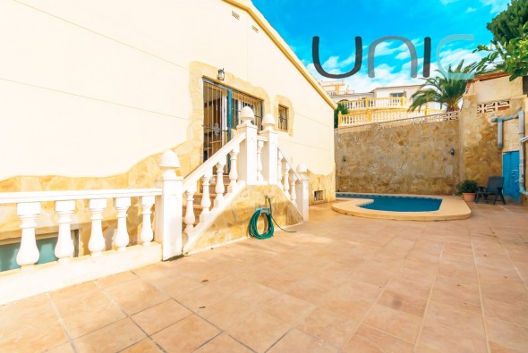 Resale - Villa - La Nucia