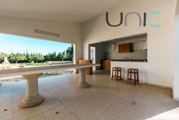 Resale - Villa - Altea