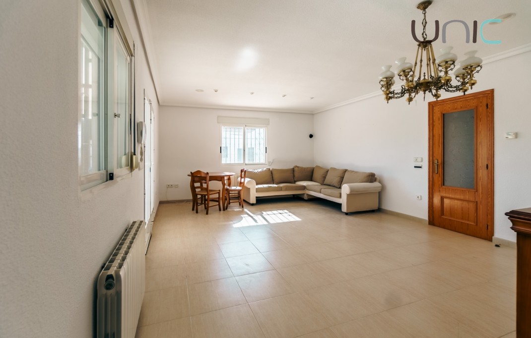 Resale - Villa - Altea