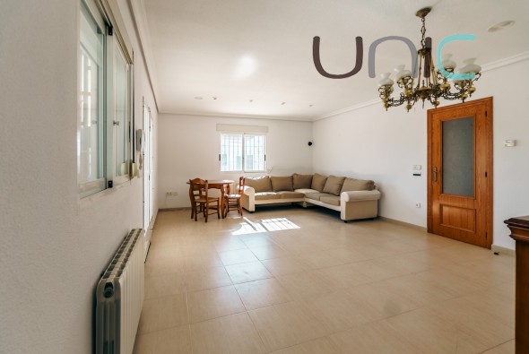 Resale - Villa - Altea