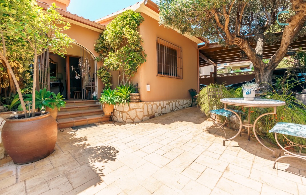 Sale - Villa - La Nucia - Coloma