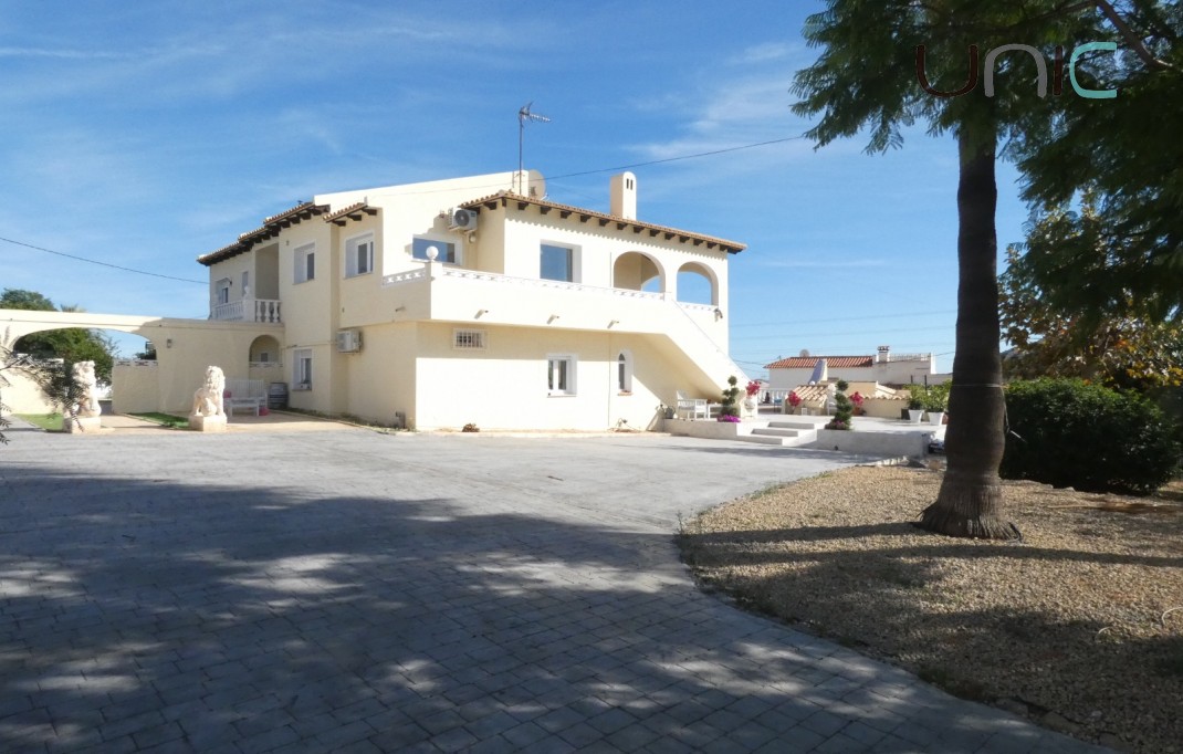 Venta - Chalet independiente - Alfaz del Pi