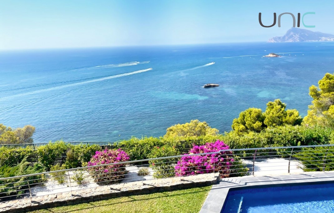 Resale - Villa - Altea