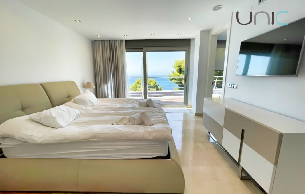 Resale - Villa - Altea