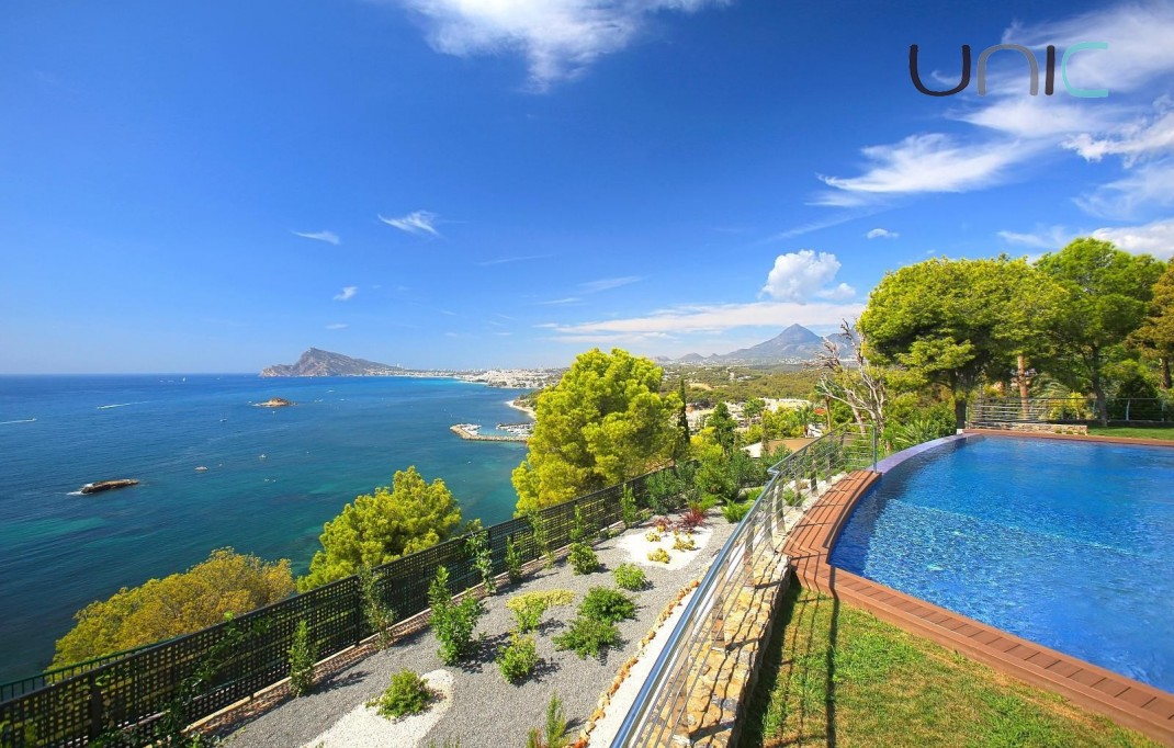 Resale - Villa - Altea