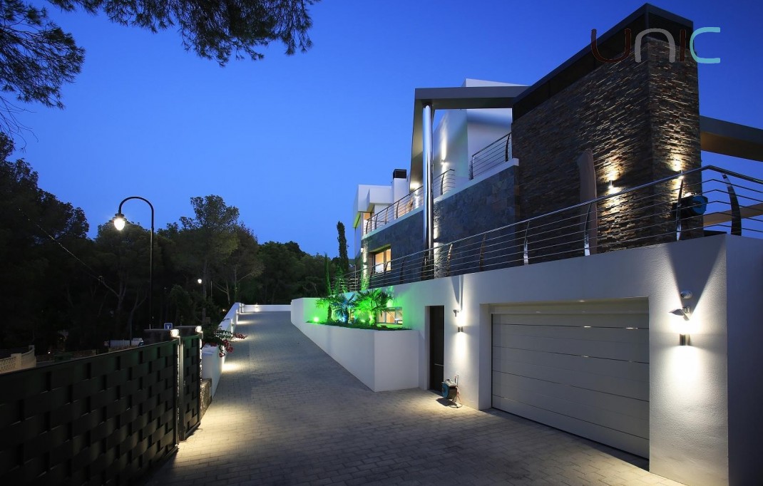 Resale - Villa - Altea