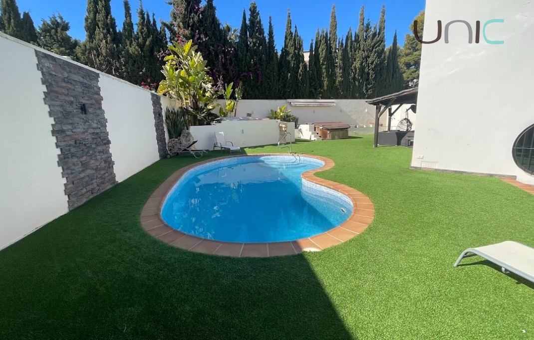 Resale - Villa - La Nucia