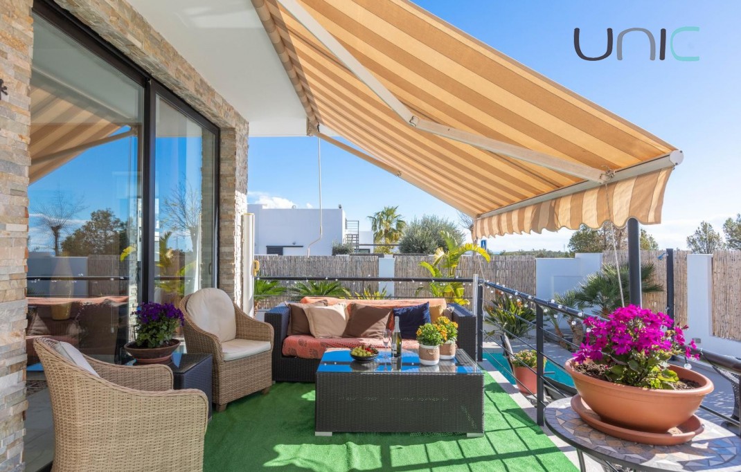 Resale - Villa - Polop de La Marina