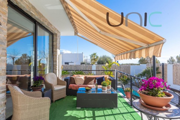 Resale - Villa - Polop de La Marina