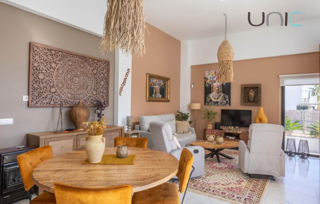 Resale - Villa - Polop de La Marina