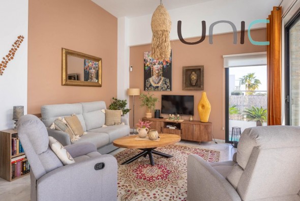 Resale - Villa - Polop de La Marina