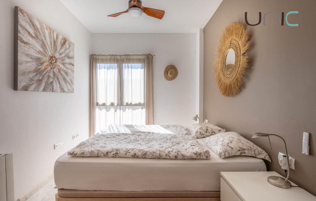 Resale - Villa - Polop de La Marina