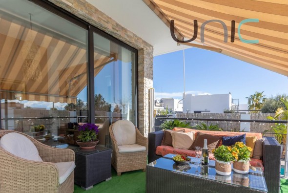 Resale - Villa - Polop de La Marina