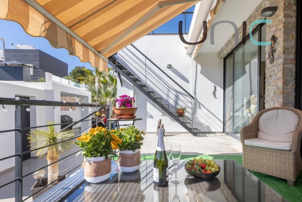 Resale - Villa - Polop de La Marina