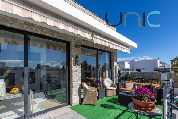 Resale - Villa - Polop de La Marina