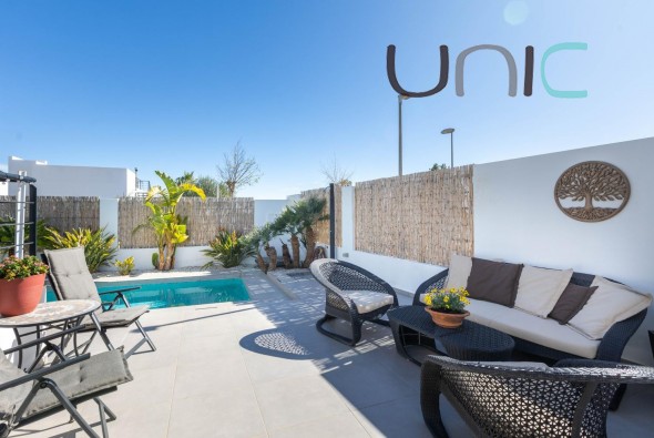 Resale - Villa - Polop de La Marina