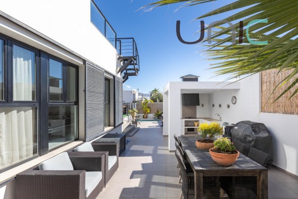 Resale - Villa - Polop de La Marina
