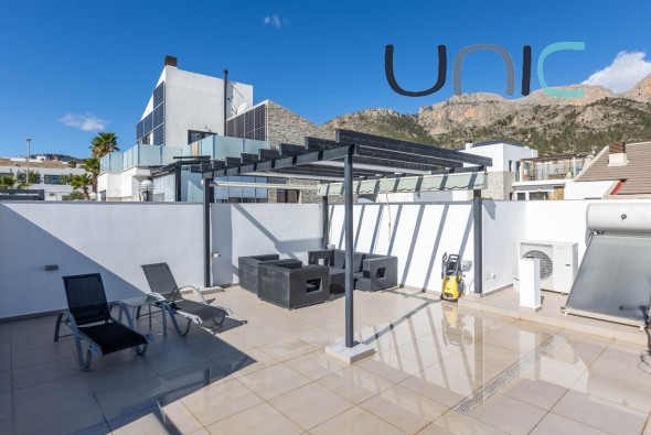 Resale - Villa - Polop de La Marina