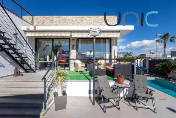 Resale - Villa - Polop de La Marina