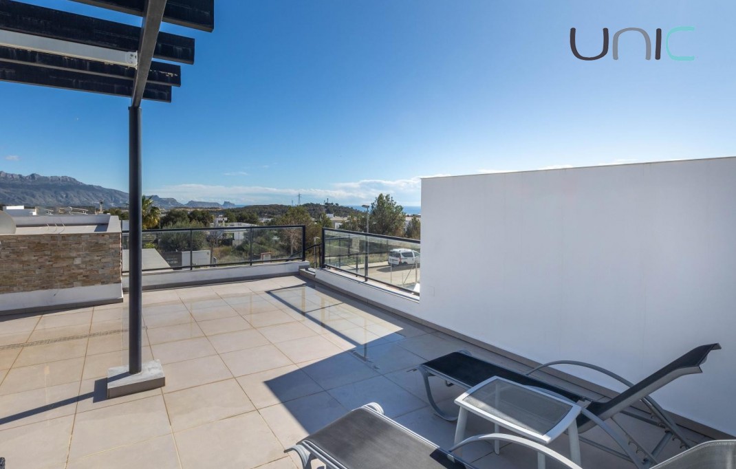 Resale - Villa - Polop de La Marina