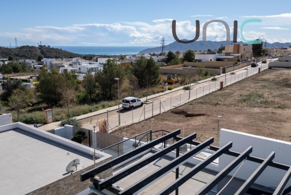 Resale - Villa - Polop de La Marina