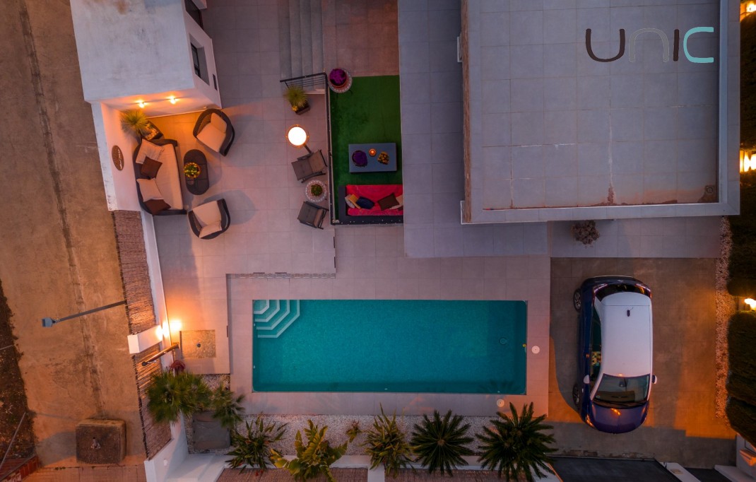 Resale - Villa - Polop de La Marina
