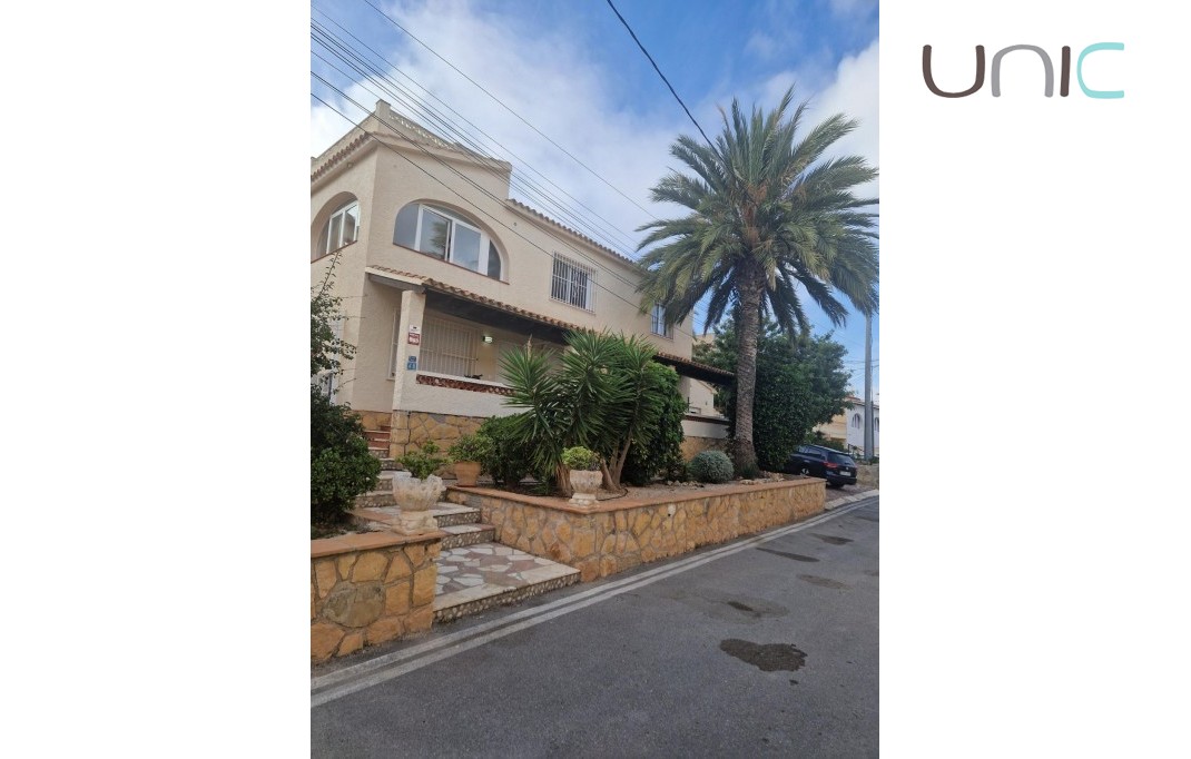 Resale - Villa - Albir