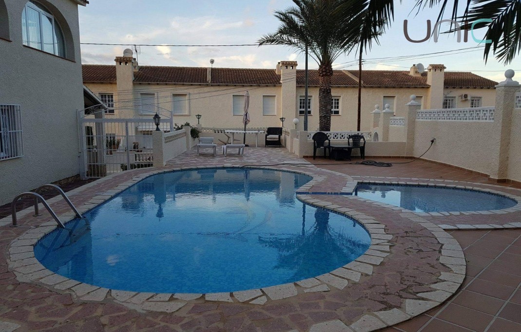 Resale - Villa - Albir