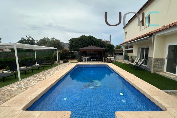 Resale - Villa - Albir