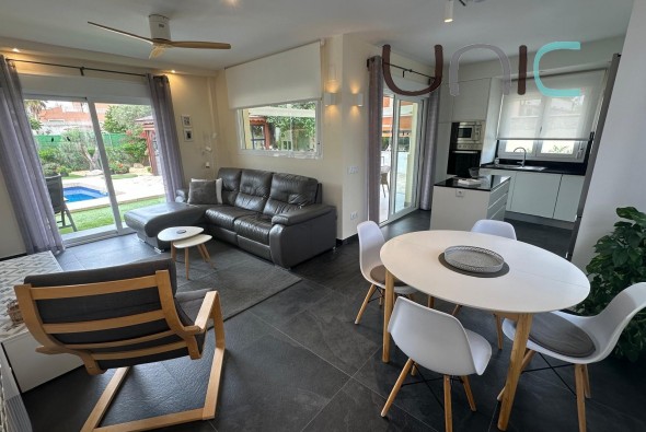Resale - Villa - Albir