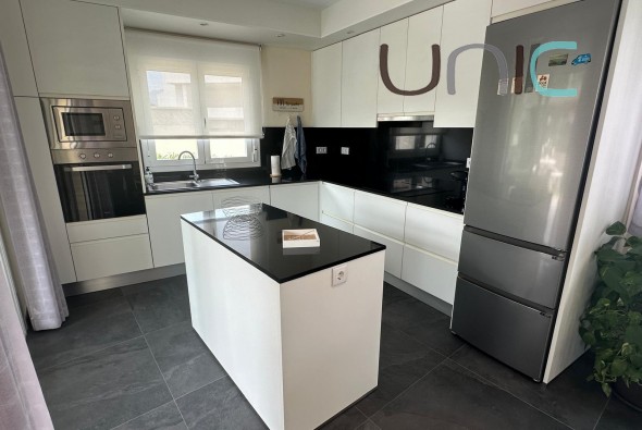 Resale - Villa - Albir