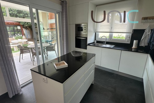 Resale - Villa - Albir