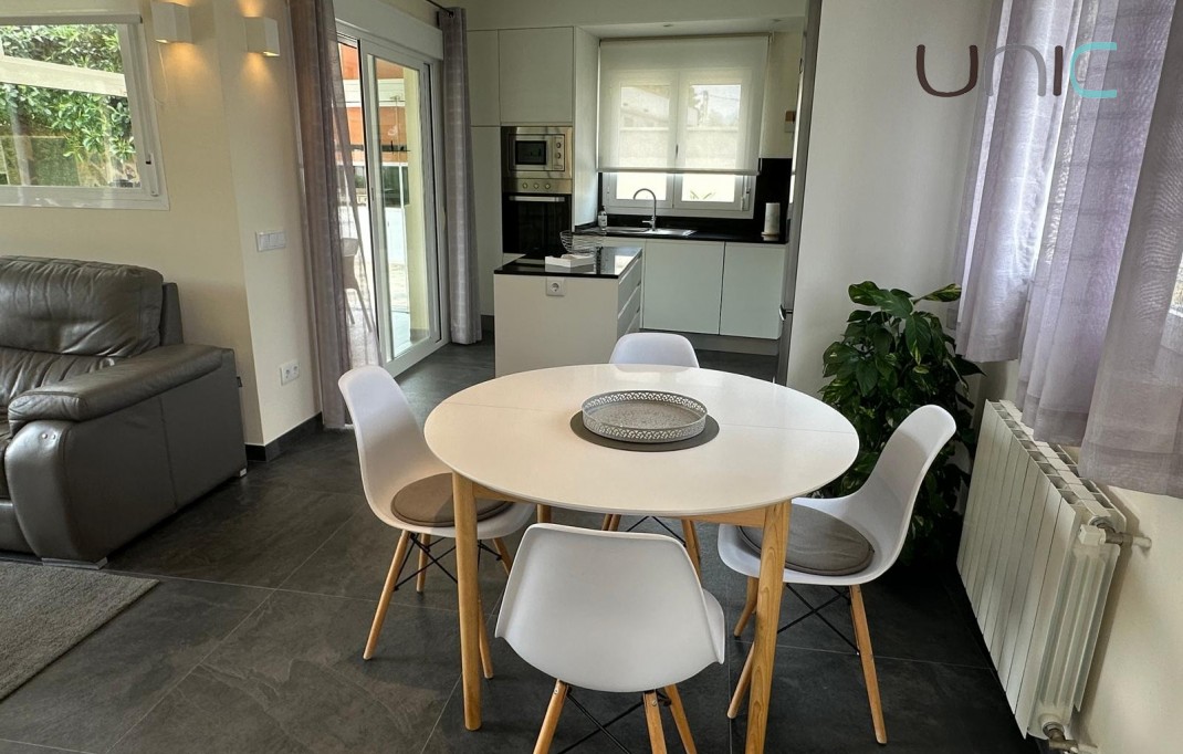 Resale - Villa - Albir
