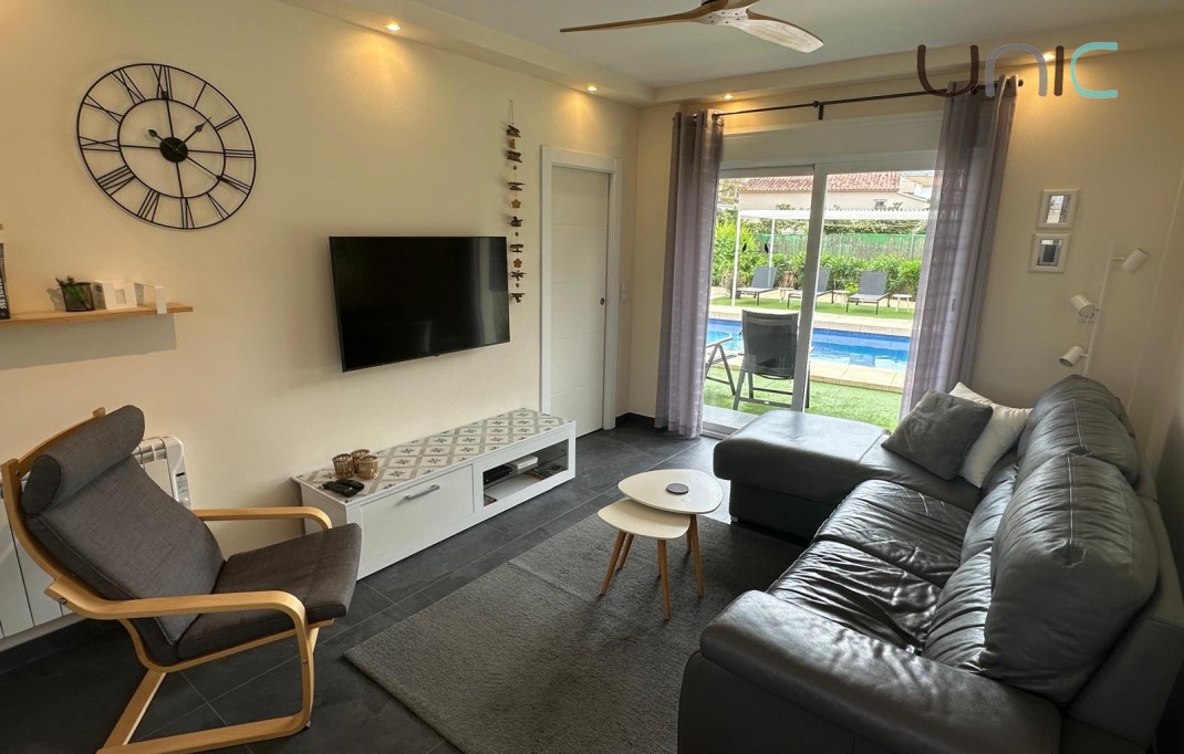 Resale - Villa - Albir