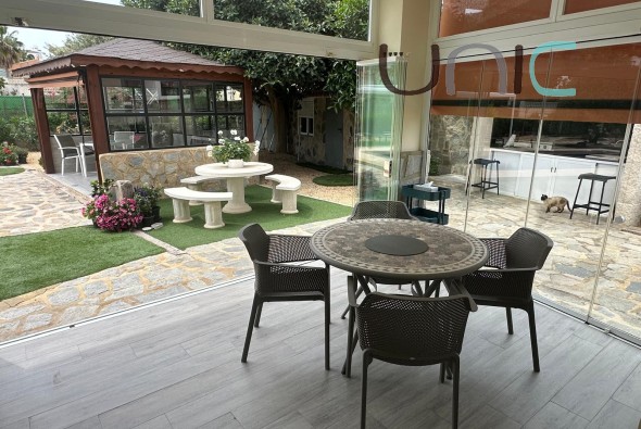 Resale - Villa - Albir