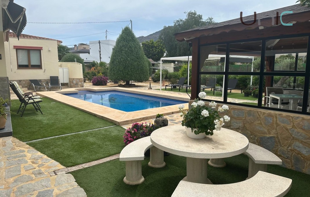 Resale - Villa - Albir