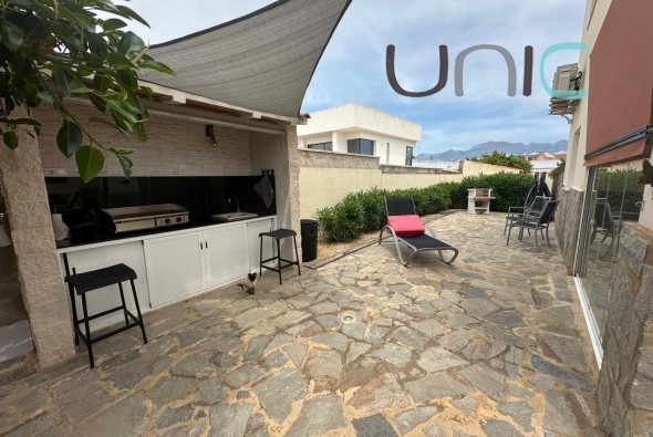 Resale - Villa - Albir