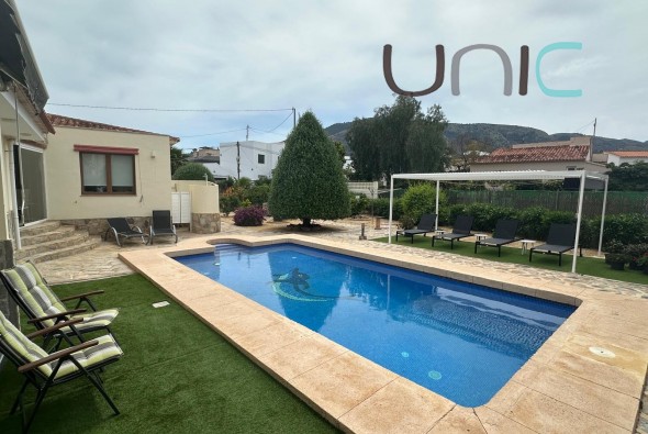 Resale - Villa - Albir