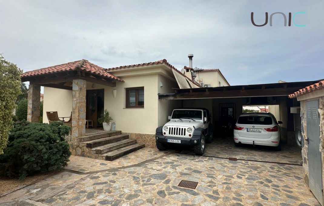 Resale - Villa - Albir